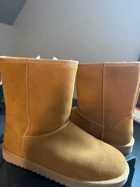 Koolaburra Chestnut-Tan Suede Shearling Boots